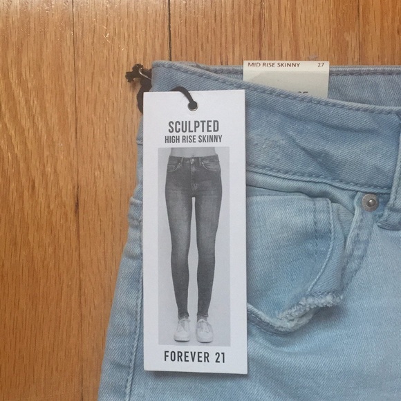 Light wash jeans - Picture 3 of 4